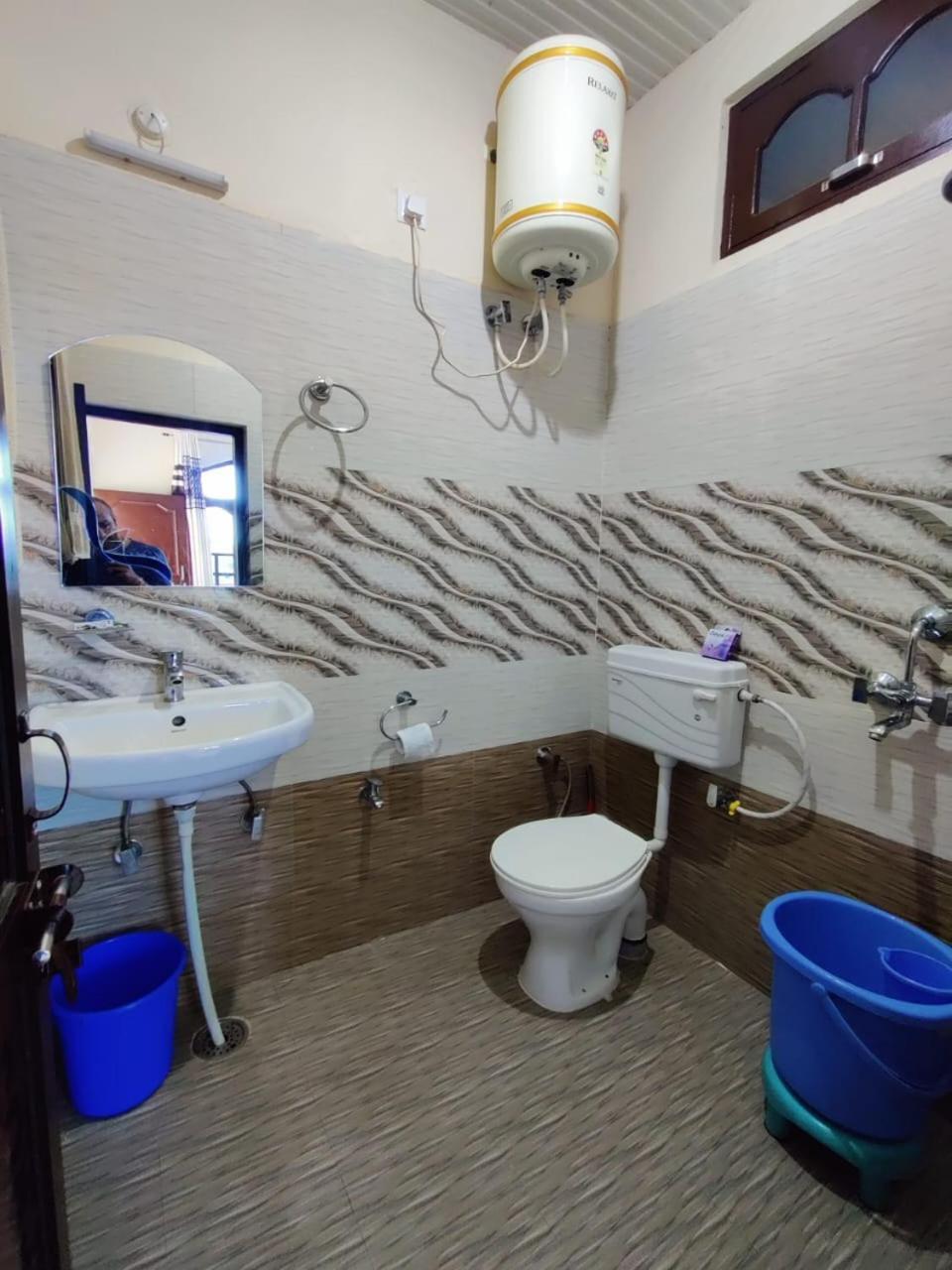 Aditya Homestay Bir-Billing Surrounded By Mountains Bilik gambar