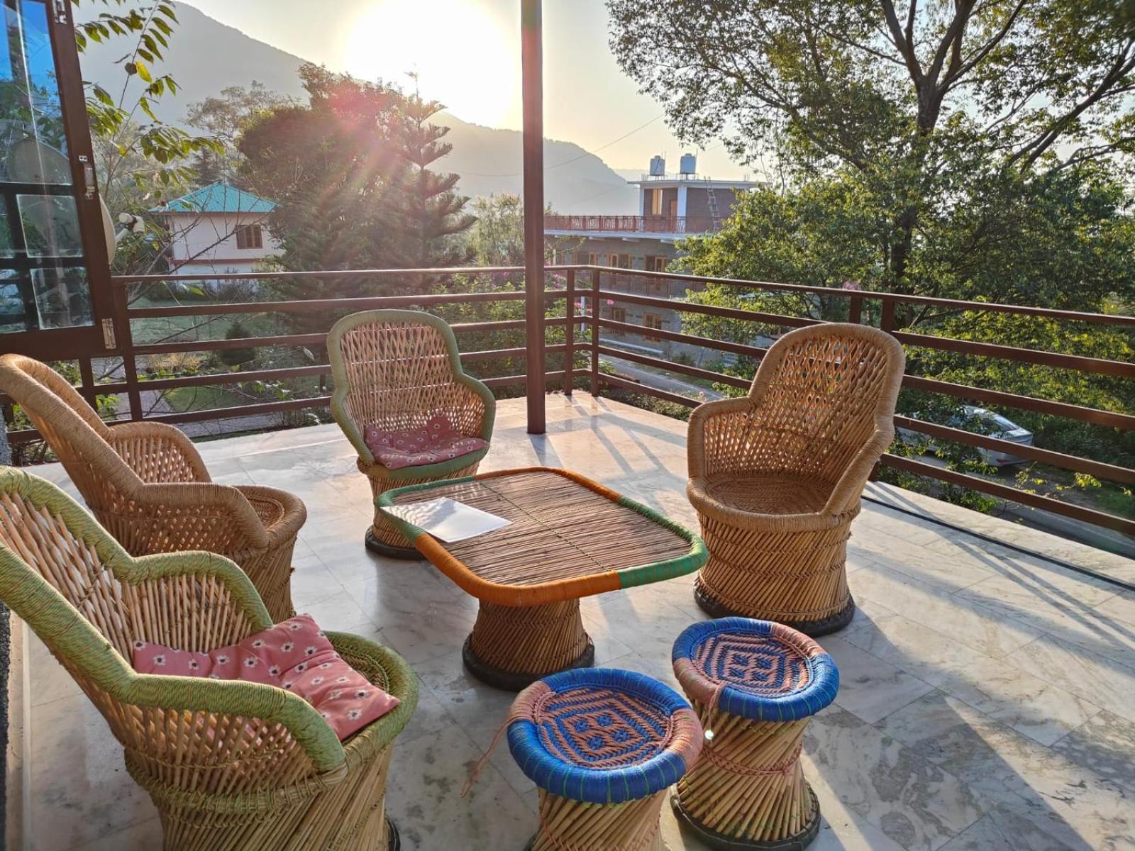 Aditya Homestay Bir-Billing Surrounded By Mountains Luaran gambar