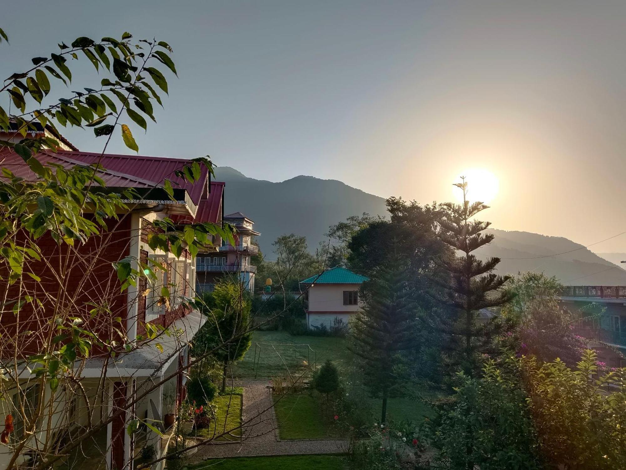 Aditya Homestay Bir-Billing Surrounded By Mountains Luaran gambar